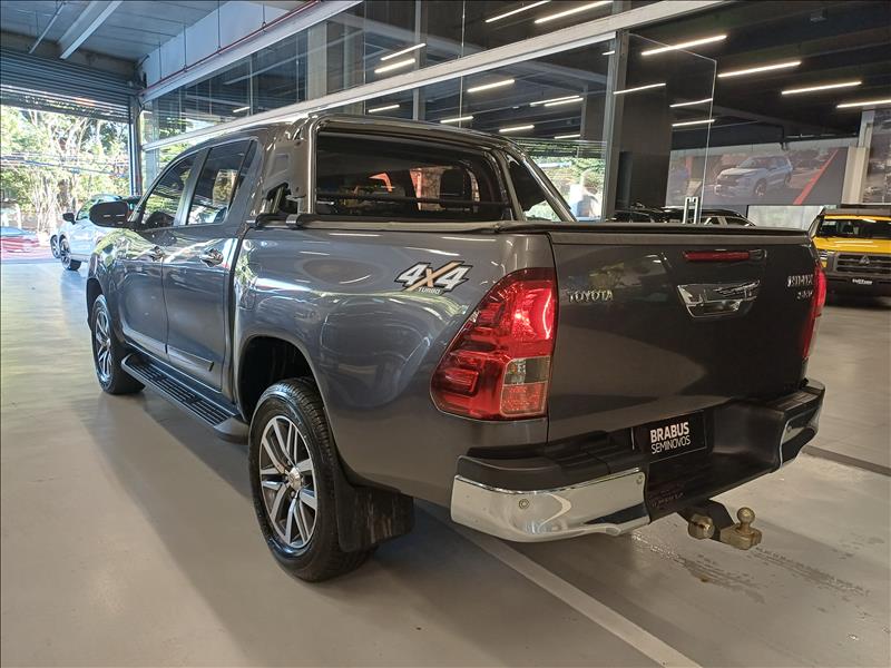 Toyota-HILUX-2.8 SRV 4X4 CD 16V