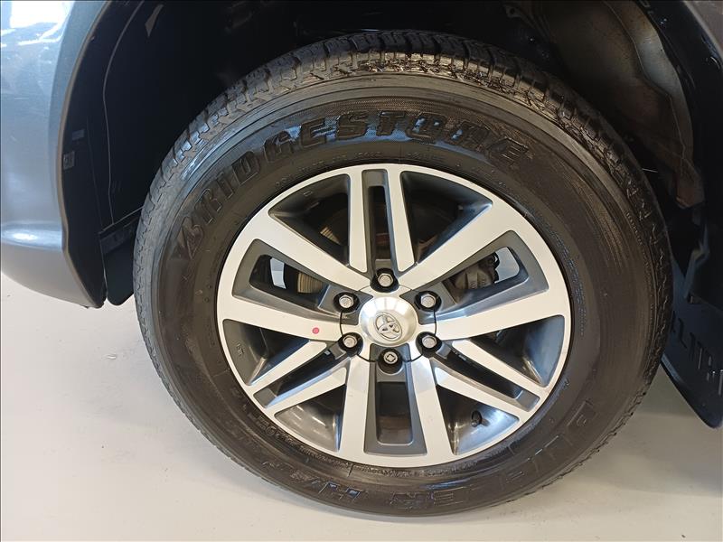 Toyota-HILUX-2.8 SRV 4X4 CD 16V