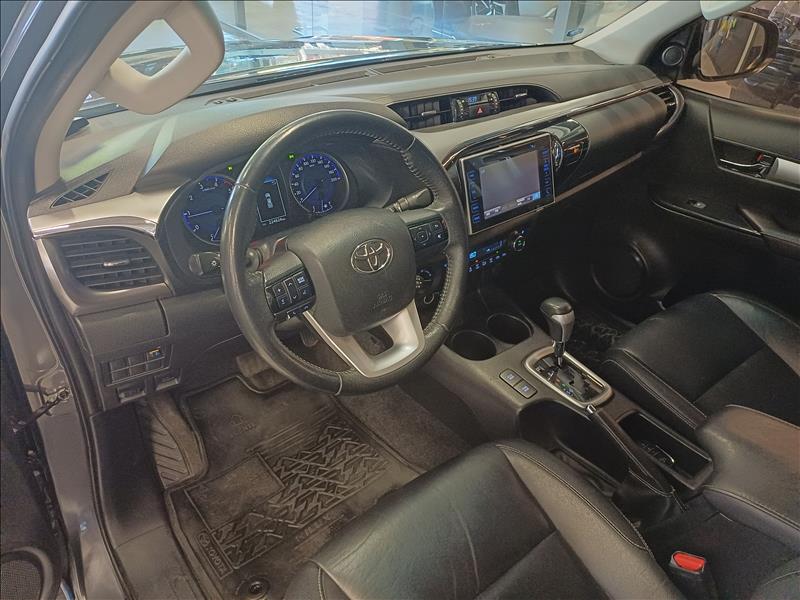 Toyota-HILUX-2.8 SRV 4X4 CD 16V