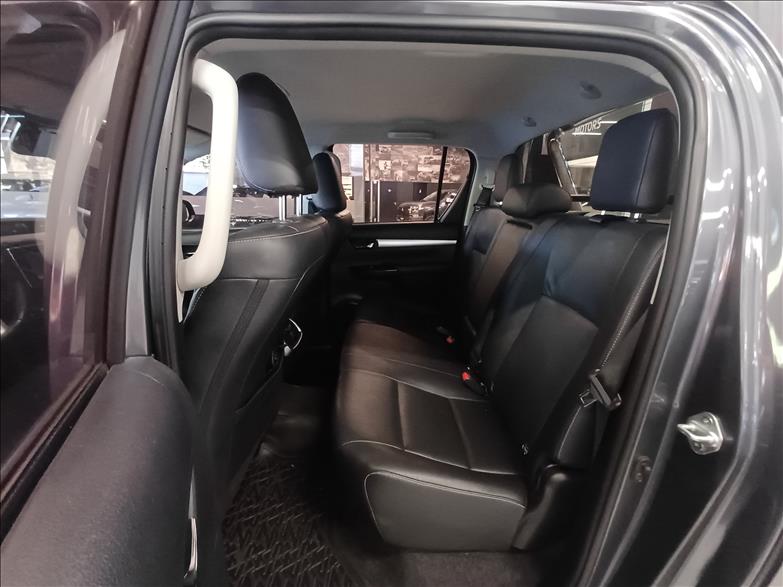 Toyota-HILUX-2.8 SRV 4X4 CD 16V