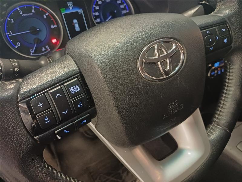 Toyota-HILUX-2.8 SRV 4X4 CD 16V