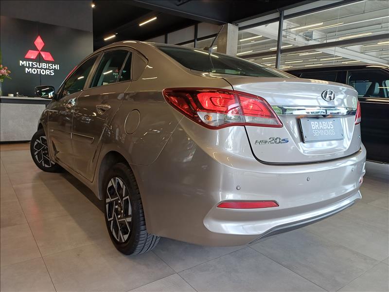 Hyundai-HB20S-1.6 Comfort Plus 16V