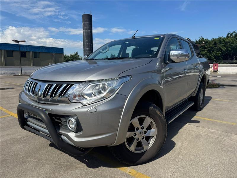 Mitsubishi-L200 TRITON-2.4 16V Turbo Sport HPE TOP CD 4X4
