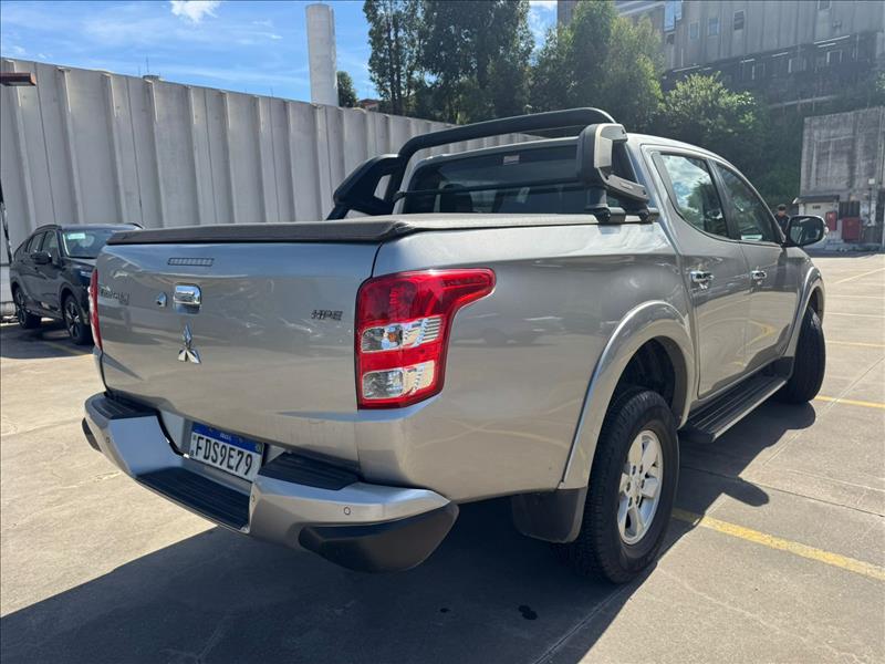 Mitsubishi-L200 TRITON-2.4 16V Turbo Sport HPE TOP CD 4X4