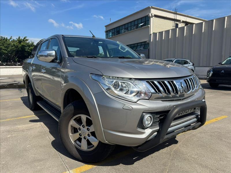 Mitsubishi-L200 TRITON-2.4 16V Turbo Sport HPE TOP CD 4X4