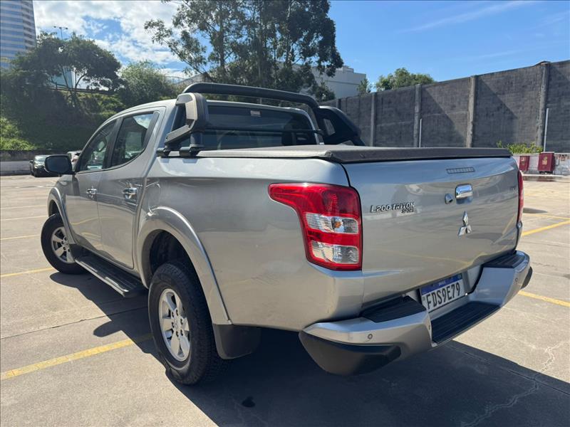 Mitsubishi-L200 TRITON-2.4 16V Turbo Sport HPE TOP CD 4X4