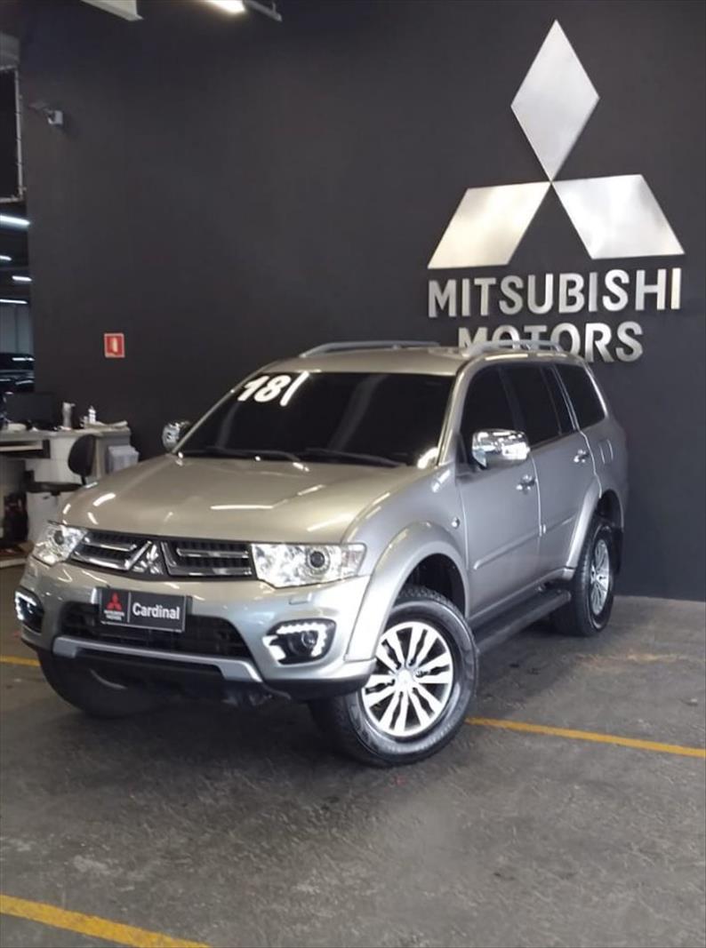 PAJERO 3.2 HPE 4X4 7 Lugares 16V Turbo Intercooler PAJERO 3.2 HPE 4X4 7 Lugares 16V Turbo Intercooler