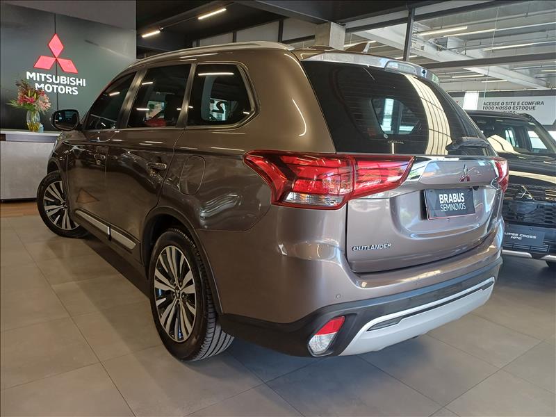Mitsubishi-OUTLANDER-2.0 Mivec HPE
