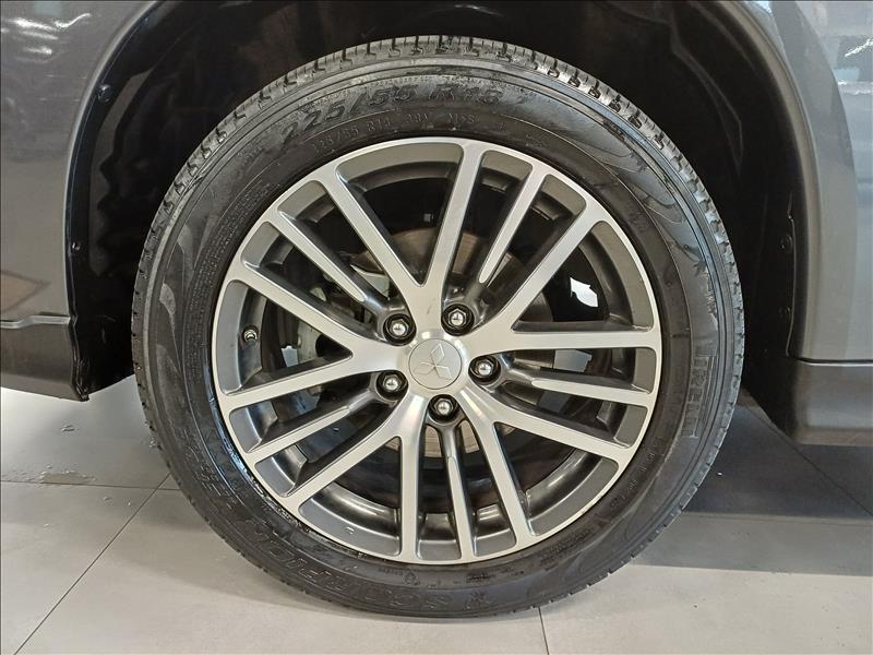 Mitsubishi-OUTLANDER SPORT-2.0 Mivec GLS