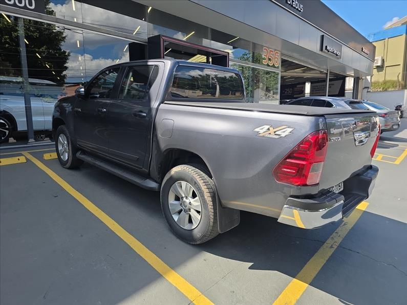 Toyota-HILUX-2.8 SRV 4X4 CD 16V