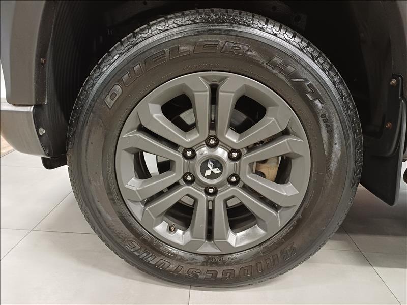 Mitsubishi-L200 TRITON-2.4 16V Turbo Sport GLS CD 4X4