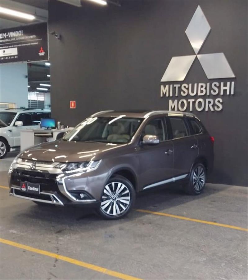 OUTLANDER 3.0 Mivec V6 Hpe-s AWD OUTLANDER 3.0 Mivec V6 Hpe-s AWD