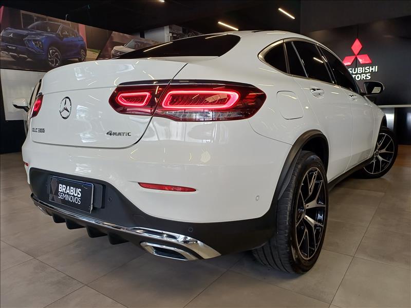 MERCEDES BENZ-GLC 300-2.0 CGI Coupé AMG Line 4matic