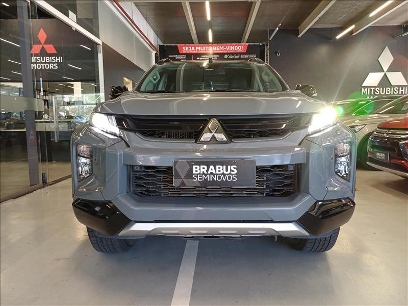 Mitsubishi-L200 TRITON-2.4 16V Turbo Sport Hpe-s Urban CD 4X4