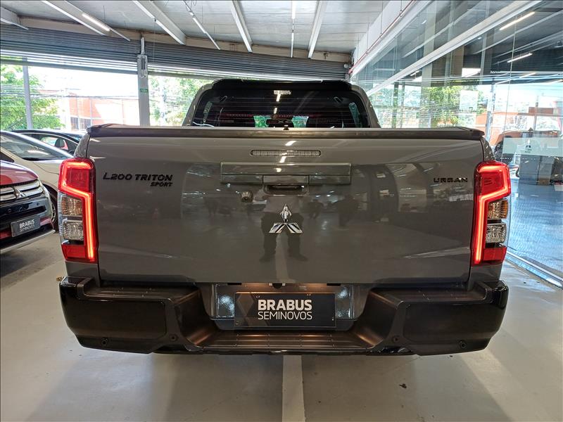 Mitsubishi-L200 TRITON-2.4 16V Turbo Sport Hpe-s Urban CD 4X4