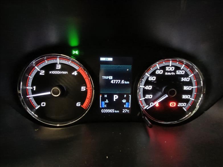 Mitsubishi-L200 TRITON-2.4 16V Turbo Sport Hpe-s Urban CD 4X4