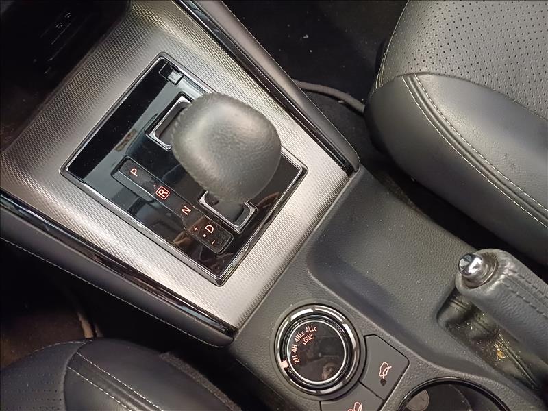 Mitsubishi-L200 TRITON-2.4 16V Turbo Sport Hpe-s Urban CD 4X4