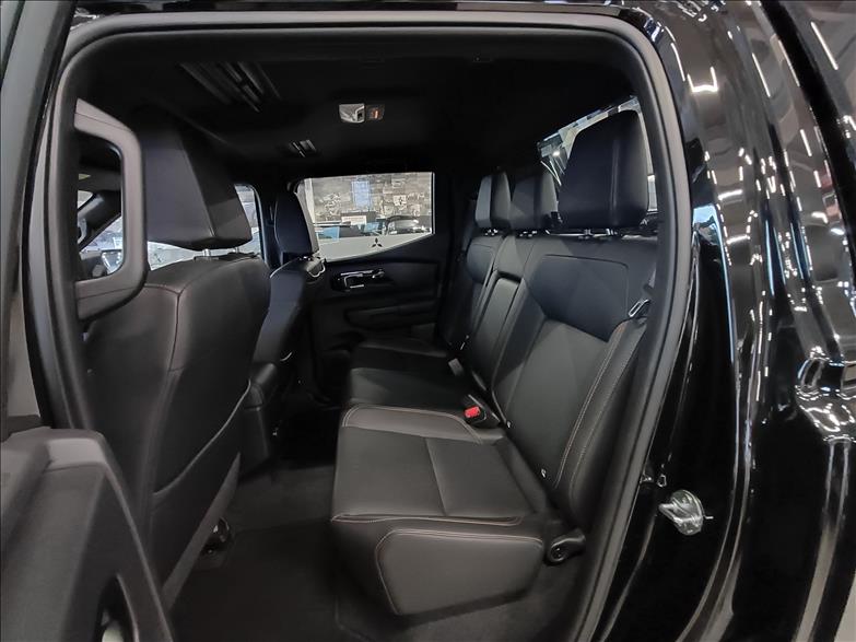 Mitsubishi-TRITON-2.4 Biturbo CD Katana 4X4