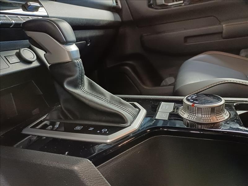 Mitsubishi-TRITON-2.4 Biturbo CD Katana 4X4