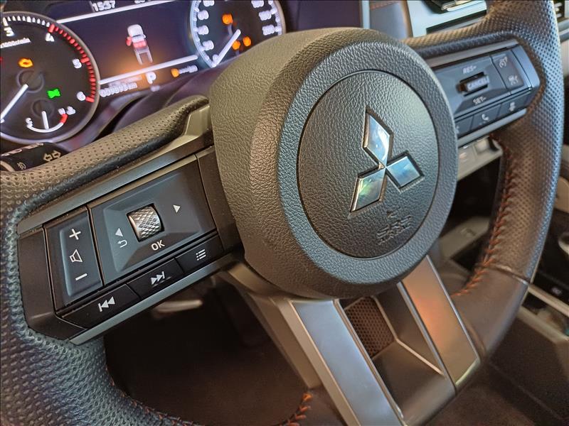 Mitsubishi-TRITON-2.4 Biturbo CD Katana 4X4