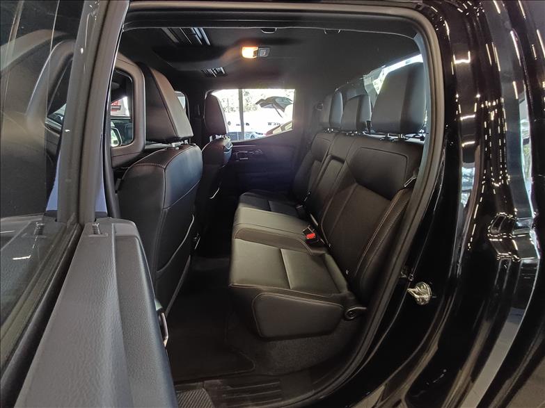 Mitsubishi-TRITON-2.4 Biturbo CD Katana 4X4