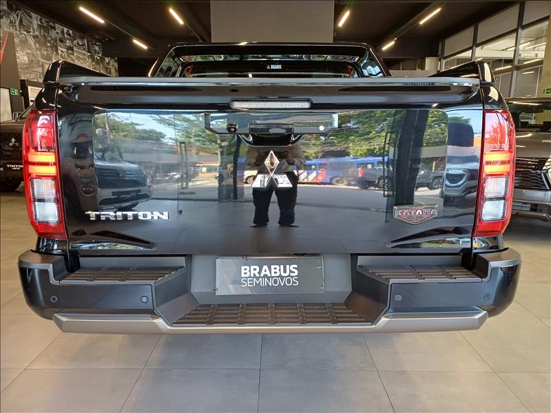 Mitsubishi-TRITON-2.4 Biturbo CD Katana 4X4