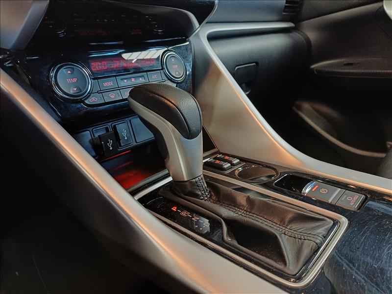 Mitsubishi-ECLIPSE CROSS-1.5 Mivec Turbo Hpe-s