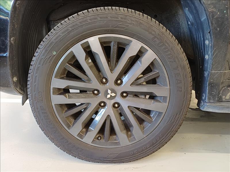 Mitsubishi-PAJERO SPORT-2.4 16V Mivec Turbo Legend AWD