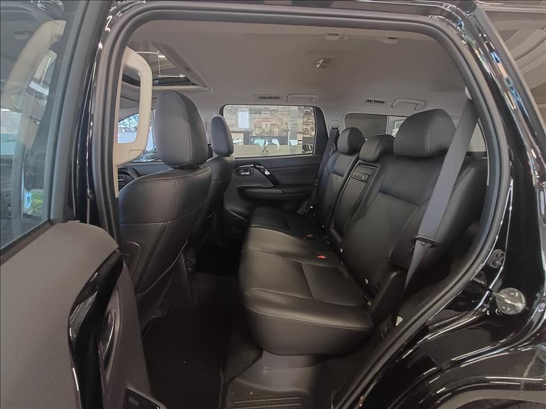 Mitsubishi-PAJERO SPORT-2.4 16V Mivec Turbo Legend AWD