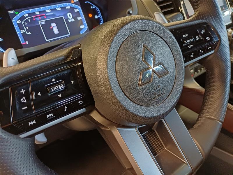 Mitsubishi-PAJERO SPORT-2.4 16V Mivec Turbo Legend Black AWD