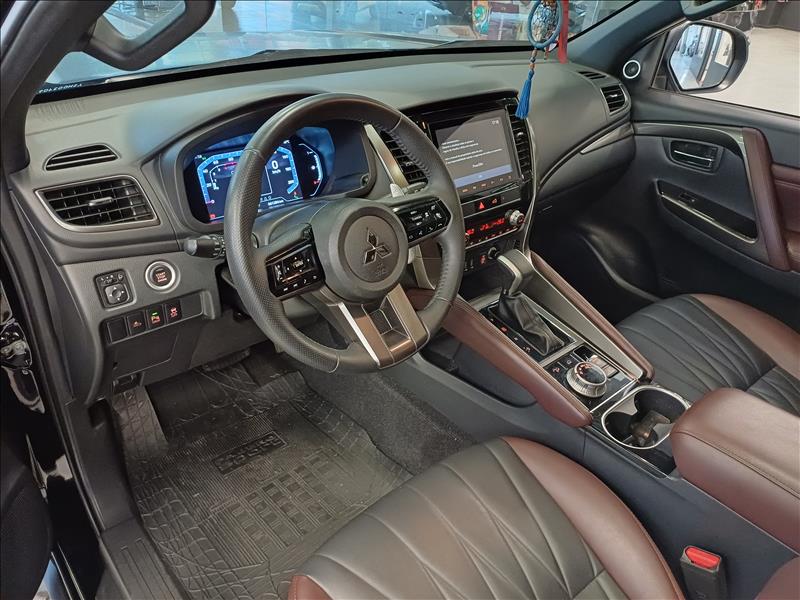 Mitsubishi-PAJERO SPORT-2.4 16V Mivec Turbo Legend Black AWD