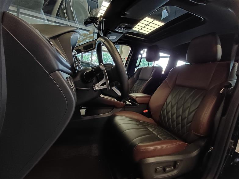 Mitsubishi-PAJERO SPORT-2.4 16V Mivec Turbo Legend Black AWD