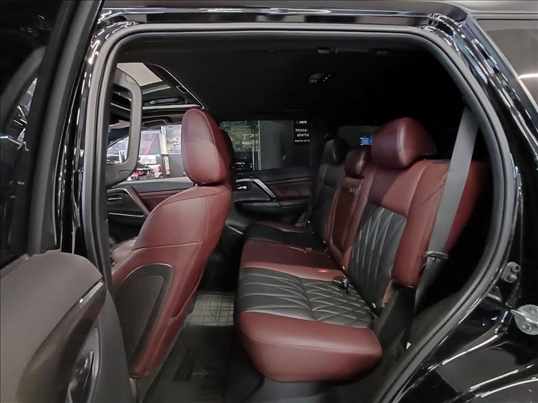 Mitsubishi-PAJERO SPORT-2.4 16V Mivec Turbo Legend Black AWD