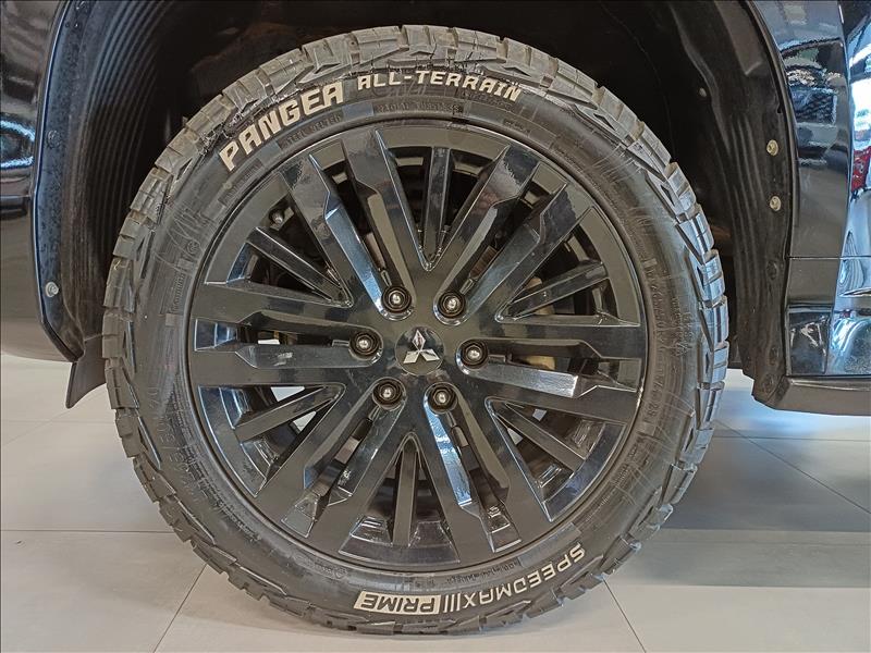 Mitsubishi-PAJERO SPORT-2.4 16V Mivec Turbo Legend Black AWD