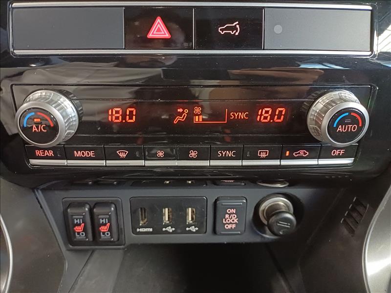 Mitsubishi-PAJERO SPORT-2.4 16V Mivec Turbo Legend Black AWD