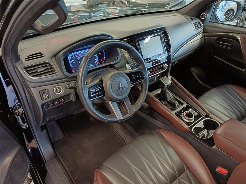 Mitsubishi-PAJERO SPORT-2.4 16V Mivec Turbo Legend Black AWD