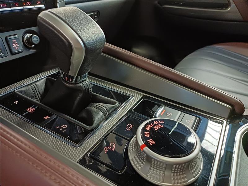 Mitsubishi-PAJERO SPORT-2.4 16V Mivec Turbo Legend Black AWD