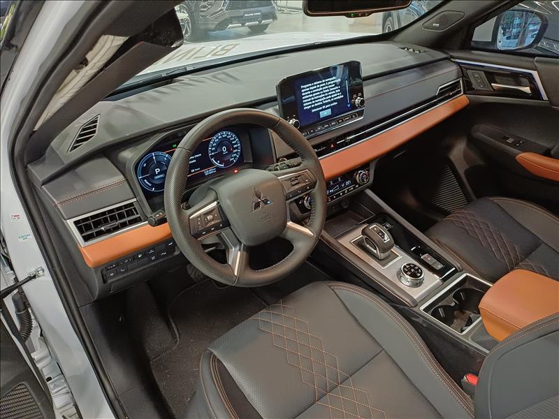 Mitsubishi-OUTLANDER-2.4 Phev Signature S-awc DHT