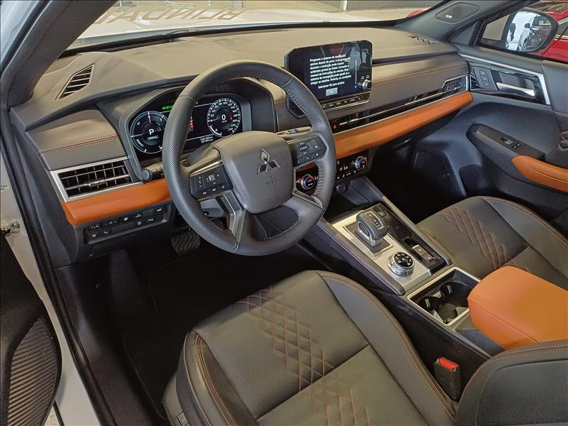 Mitsubishi-OUTLANDER-2.4 Phev Signature S-awc DHT