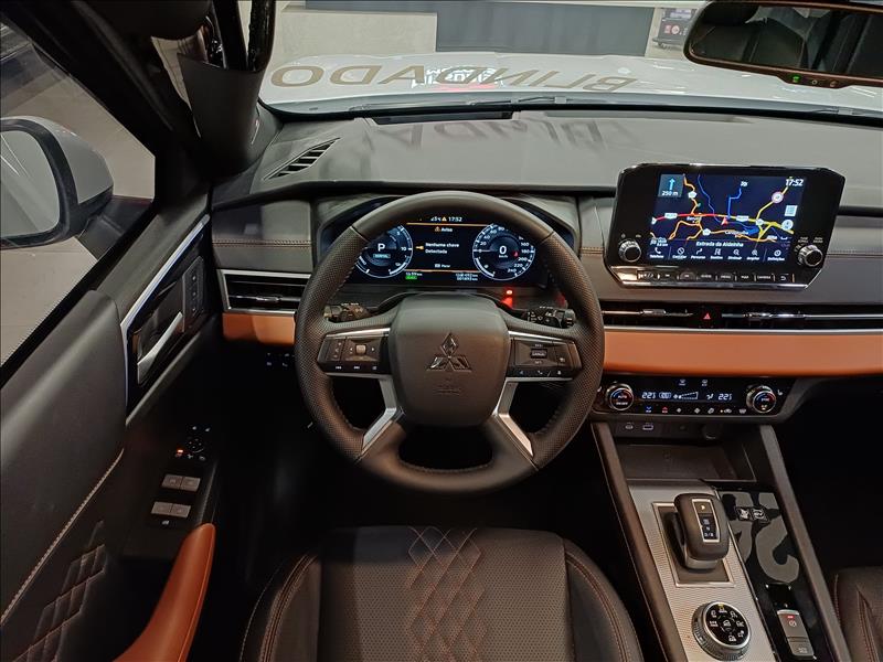 Mitsubishi-OUTLANDER-2.4 Phev Signature S-awc DHT