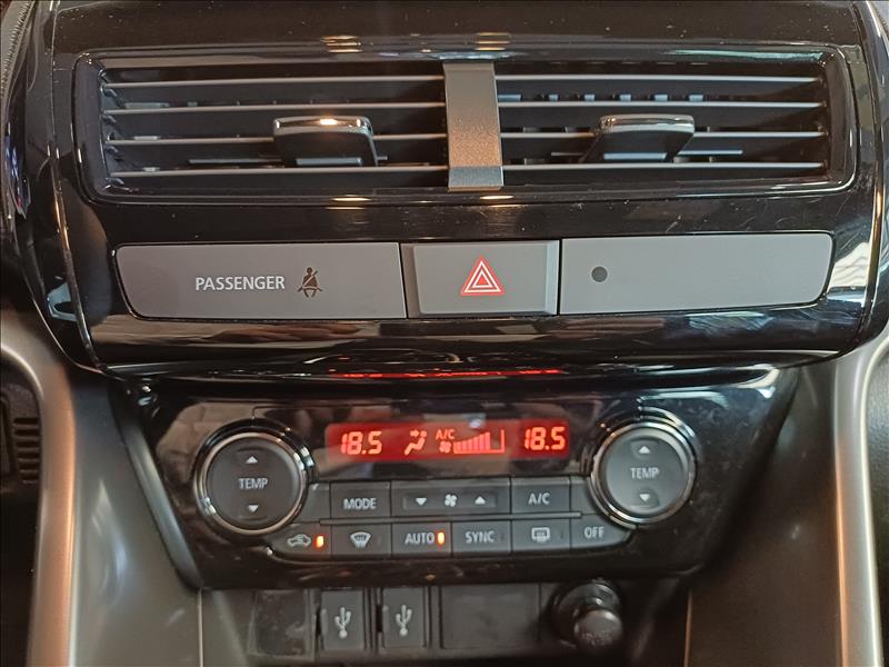 Mitsubishi-ECLIPSE CROSS-1.5 Mivec Turbo Tarmac