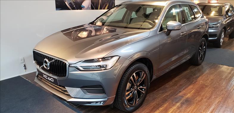 VOLVO XC60 2.0 D5 Momentum AWD Geartronic