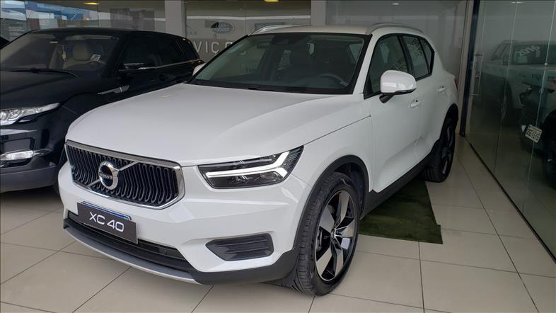 VOLVO XC40 2.0 T5 Momentum AWD Geartronic