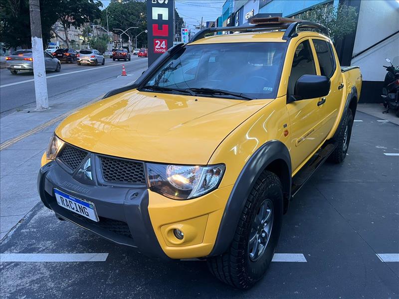 foto do veículo Mitsubishi L200 Savana 3.2 4X4 16V Turbo Intercooler