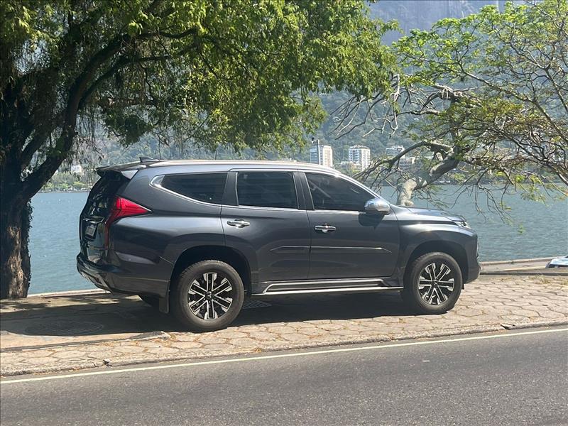 foto do veículo Mitsubishi Pajero Sport  2.4 16V Mivec Turbo HPE AWD 
