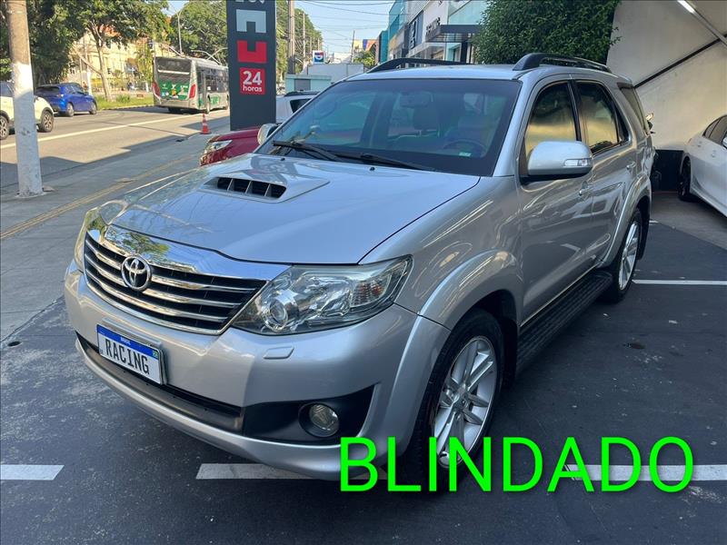 foto do veículo Toyota Hilux sw4 3.0 SRV 4X4 7 Lugares 16V Turbo Intercooler