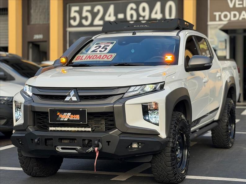 foto do veículo Mitsubishi L200 Triton 2.4 16V Turbo Sport Savana CD 4X4