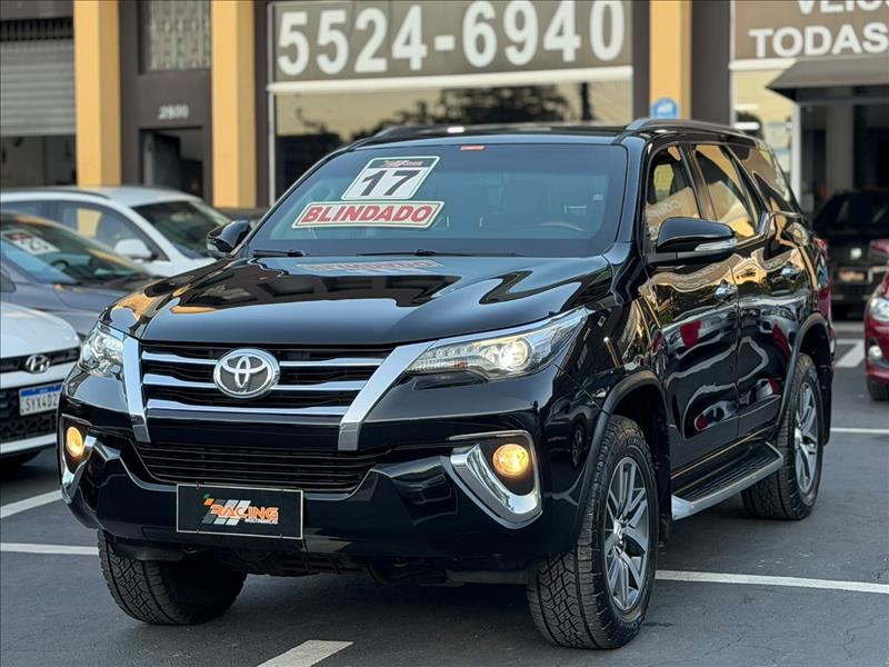 foto do veículo Toyota Hilux sw4 2.8 SRX 4X4 7 Lugares 16V Turbo Intercooler