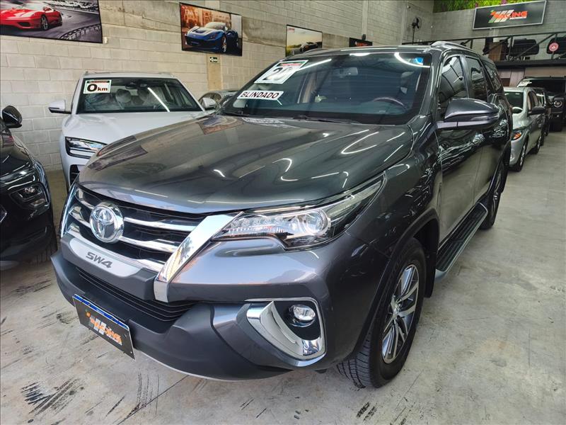 foto do veículo Toyota Hilux sw4 2.8 SRX 4X4 7 Lugares 16V Turbo Intercooler