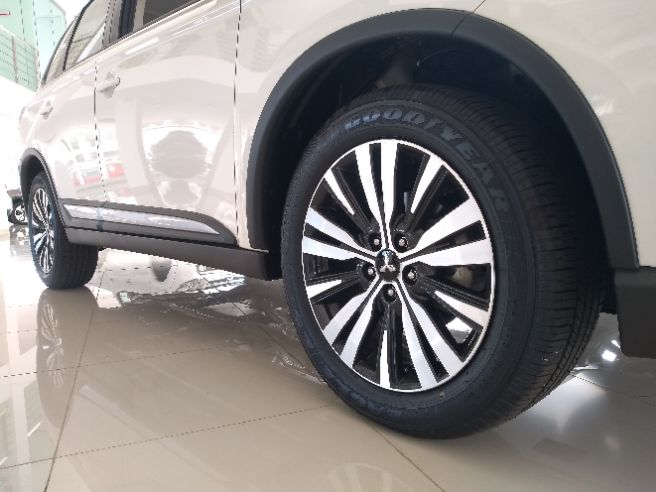 MITSUBISHI OUTLANDER 2.0 Mivec HPE